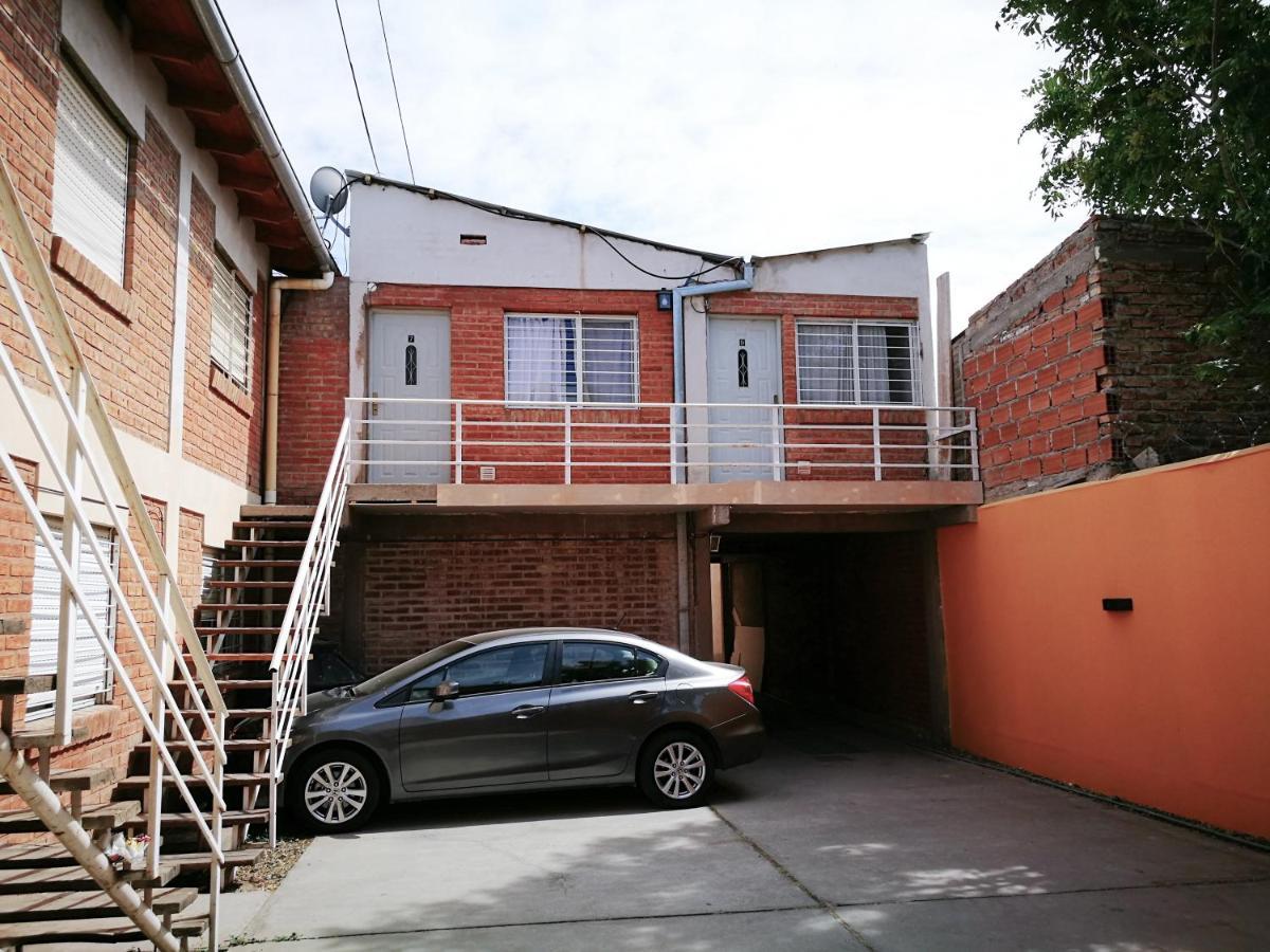 DEPARTAMENTOS Las Araucarias- 2 a 5 personas con estacionamiento Neuquén Exterior foto
